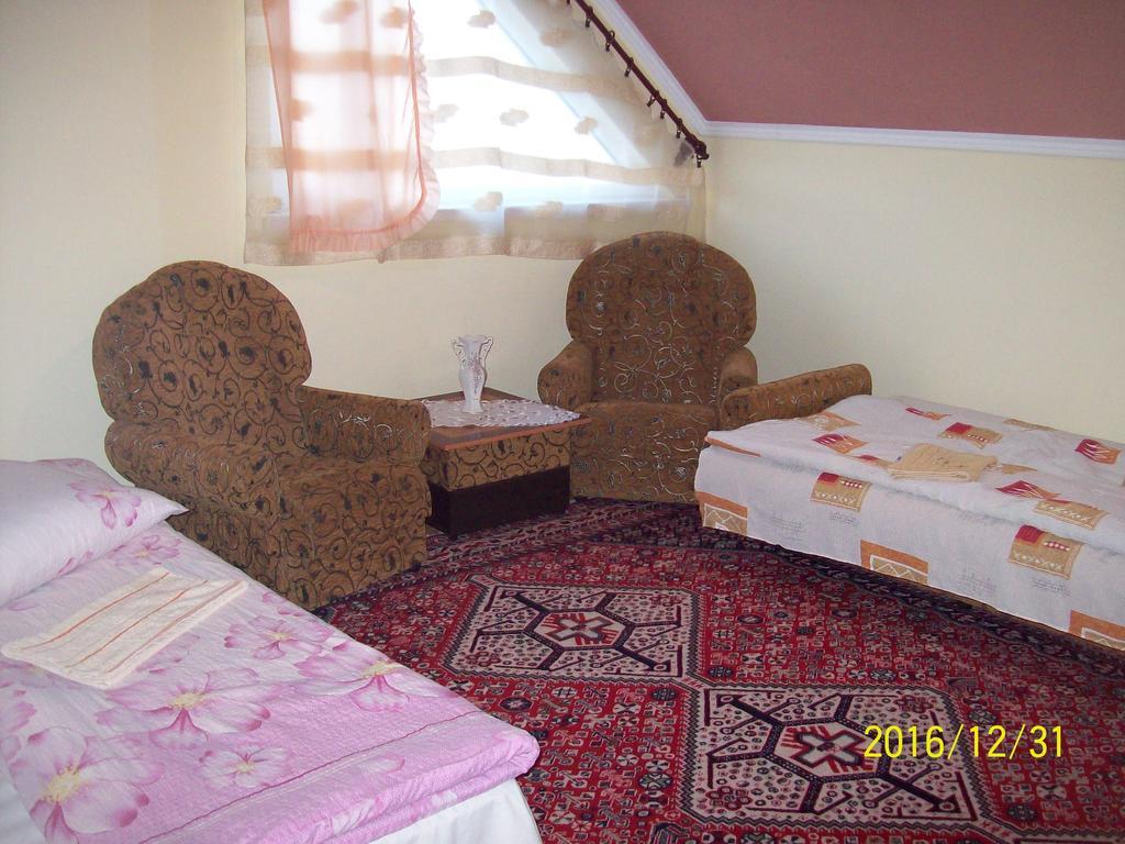 Natalia Vendeghaz Hotel Csetfalvat Екстериор снимка